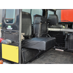 REAR INWARD FACING SEAT 90 - BLACK