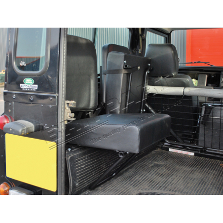 REAR INWARD FACING SEAT 90 - BLACK