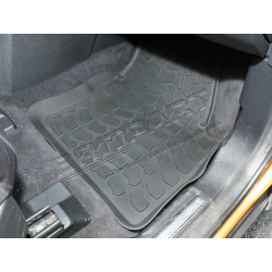 RUBBER MATS-FREELANDER 2-LHD